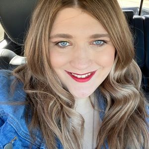 Meet your Posher, Candice